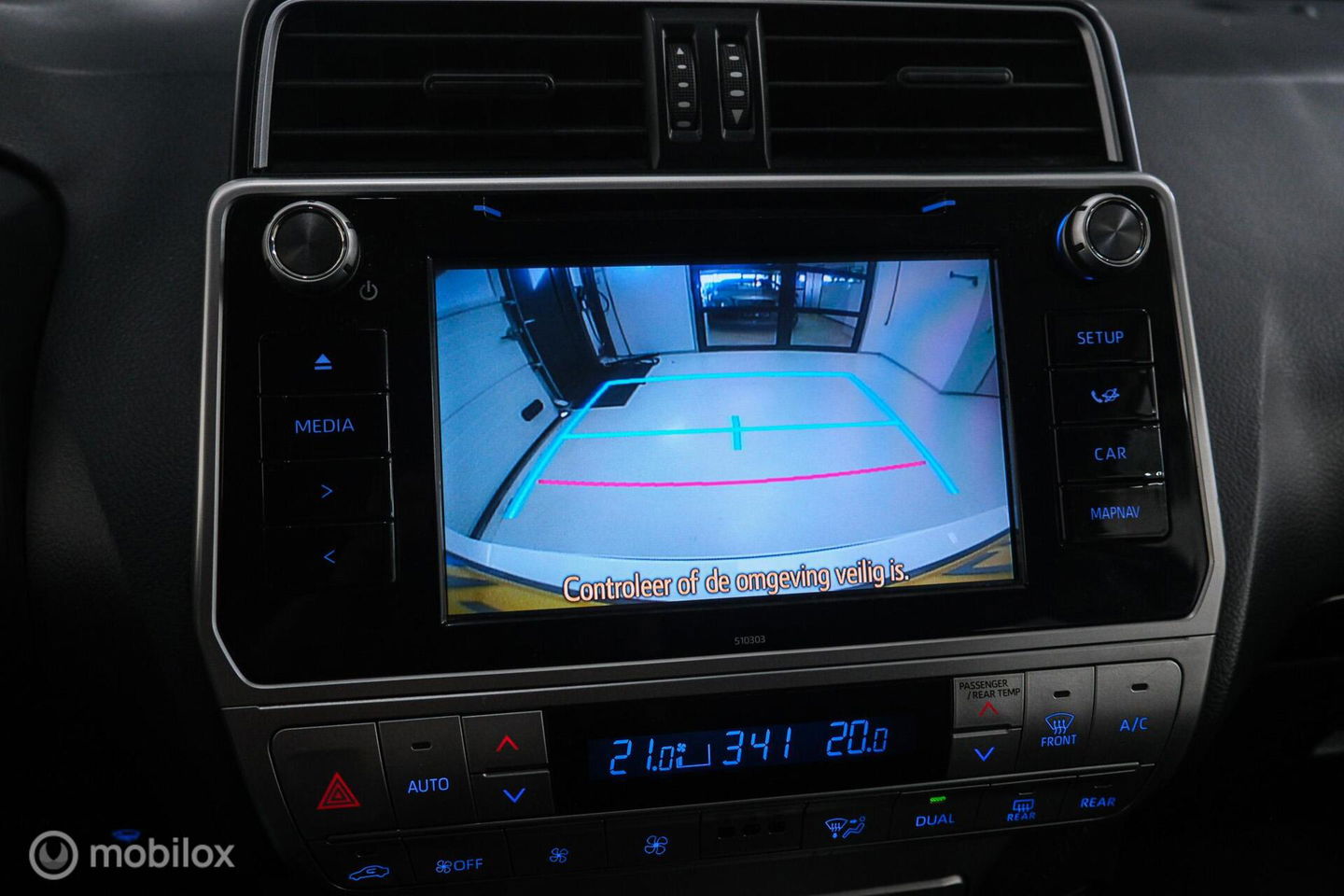 Toyota Land Cruiser 2.7 Dual VVT-i 4WD 160 pk Benzine | Grijs kenteken | Camera | LED | Stoelverwarming | BTW auto |
