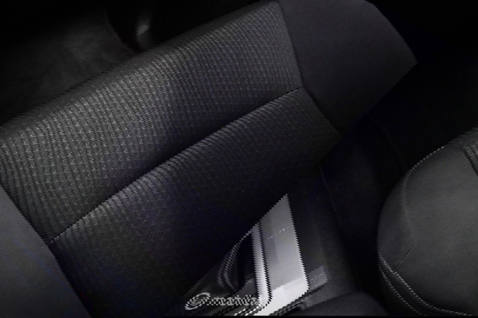 Toyota Land Cruiser 2.7 Dual VVT-i 4WD 160 pk Benzine | Grijs kenteken | Camera | LED | Stoelverwarming | BTW auto |