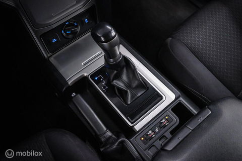 Toyota Land Cruiser 2.7 Dual VVT-i 4WD 160 pk Benzine | Grijs kenteken | Camera | LED | Stoelverwarming | BTW auto |