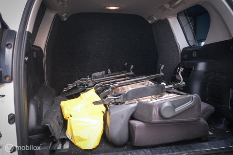 Toyota Land Cruiser 2.7 Dual VVT-i 4WD 160 pk Benzine | Grijs kenteken | Camera | LED | Stoelverwarming | BTW auto |