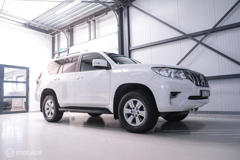 Toyota Land Cruiser 2.7 Dual VVT-i 4WD 160 pk Benzine | Grijs kenteken | Camera | LED | Stoelverwarming | BTW auto |