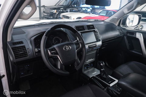 Toyota Land Cruiser 2.7 Dual VVT-i 4WD 160 pk Benzine | Grijs kenteken | Camera | LED | Stoelverwarming | BTW auto |
