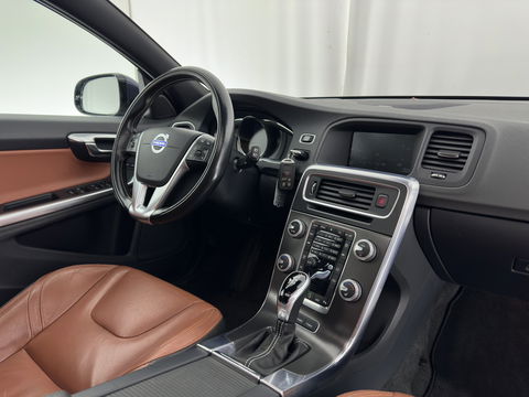 Volvo V60 2.4 D6 AWD Plug-In Hybrid Summum Aut. *PANO | ADAPTIVE-CRUISE | LUXURY-LEATHER | XENON | BLIS | MEMORY-PACK | HEATED-COMFORTSEATS | NAVI-FULLMAP | CAMERA | ECC | PDC | CRUISE | 17''ALU | TOWBAR*