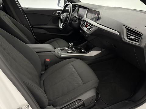 BMW 1-serie 118i Executive Edition 141PK | Virtual | Carplay | Cruise | Navigatie | Parkeersens. | NAP
