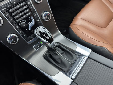 Volvo V60 2.4 D6 AWD Plug-In Hybrid Summum Aut. *PANO | ADAPTIVE-CRUISE | LUXURY-LEATHER | XENON | BLIS | MEMORY-PACK | HEATED-COMFORTSEATS | NAVI-FULLMAP | CAMERA | ECC | PDC | CRUISE | 17''ALU | TOWBAR*