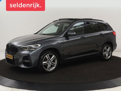 BMW X1 sDrive18i M Sport | Panoramadak | Leder | Stoelverwarming | Keyless | Camera | Trekhaak | Sfeerverlichting | Navigatie | Full LED | Park Assist | Sportstoelen