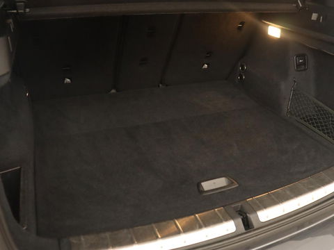 BMW X1 sDrive18i M Sport | Panoramadak | Leder | Stoelverwarming | Keyless | Camera | Trekhaak | Sfeerverlichting | Navigatie | Full LED | Park Assist | Sportstoelen