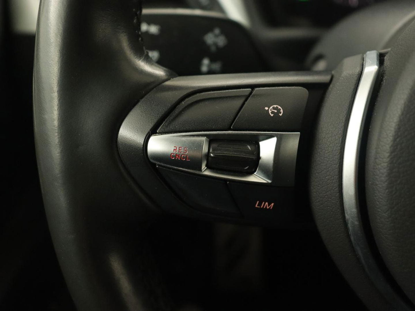 BMW X1 sDrive18i M Sport | Panoramadak | Leder | Stoelverwarming | Keyless | Camera | Trekhaak | Sfeerverlichting | Navigatie | Full LED | Park Assist | Sportstoelen
