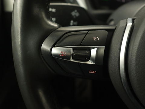 BMW X1 sDrive18i M Sport | Panoramadak | Leder | Stoelverwarming | Keyless | Camera | Trekhaak | Sfeerverlichting | Navigatie | Full LED | Park Assist | Sportstoelen