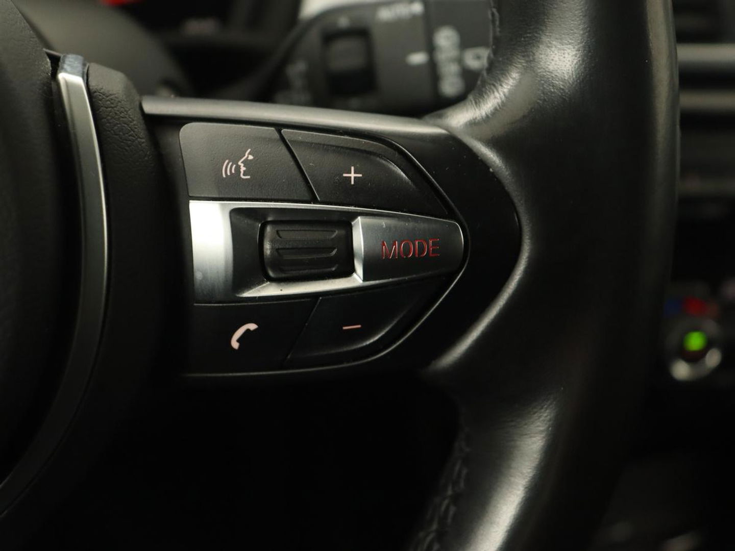 BMW X1 sDrive18i M Sport | Panoramadak | Leder | Stoelverwarming | Keyless | Camera | Trekhaak | Sfeerverlichting | Navigatie | Full LED | Park Assist | Sportstoelen