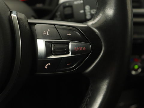 BMW X1 sDrive18i M Sport | Panoramadak | Leder | Stoelverwarming | Keyless | Camera | Trekhaak | Sfeerverlichting | Navigatie | Full LED | Park Assist | Sportstoelen