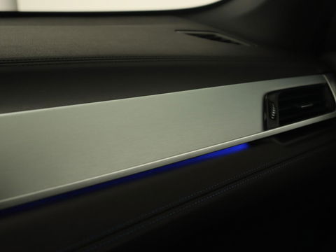 BMW X1 sDrive18i M Sport | Panoramadak | Leder | Stoelverwarming | Keyless | Camera | Trekhaak | Sfeerverlichting | Navigatie | Full LED | Park Assist | Sportstoelen