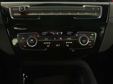 BMW X1 sDrive18i M Sport | Panoramadak | Leder | Stoelverwarming | Keyless | Camera | Trekhaak | Sfeerverlichting | Navigatie | Full LED | Park Assist | Sportstoelen