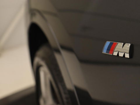 BMW X1 sDrive18i M Sport | Panoramadak | Leder | Stoelverwarming | Keyless | Camera | Trekhaak | Sfeerverlichting | Navigatie | Full LED | Park Assist | Sportstoelen