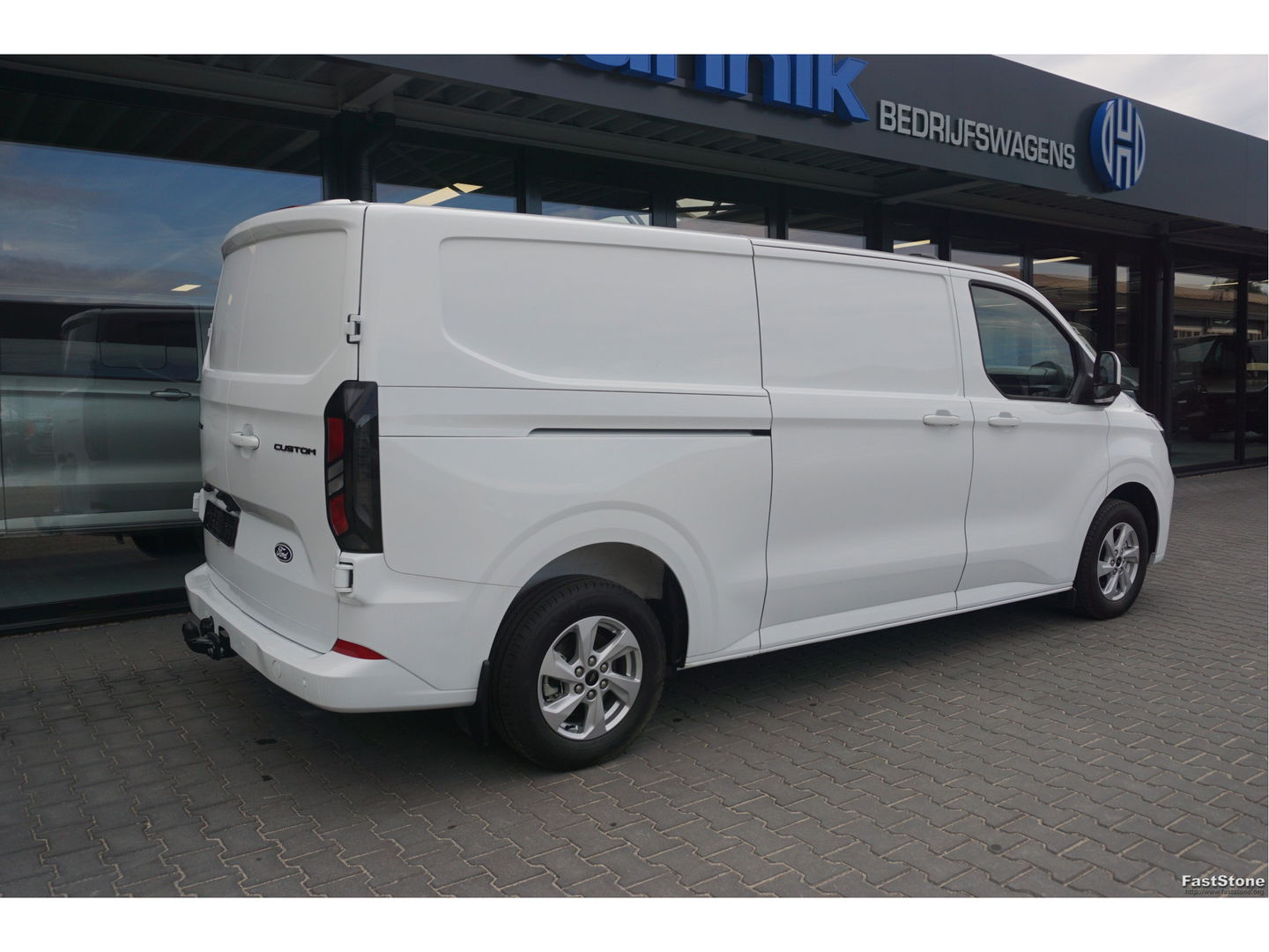 Ford Transit Custom 300L 136PK Limited AUT BPM VRIJ!! Navi, Cam, Adap. Cruise, 16" LM, Trekhaak!! NR. A70