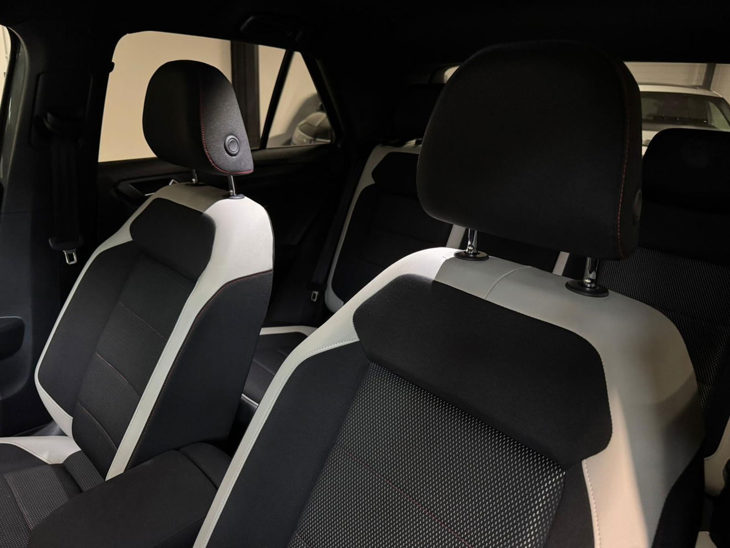Volkswagen T-Roc 1.5 TSI Sport Business R CAM ACC'