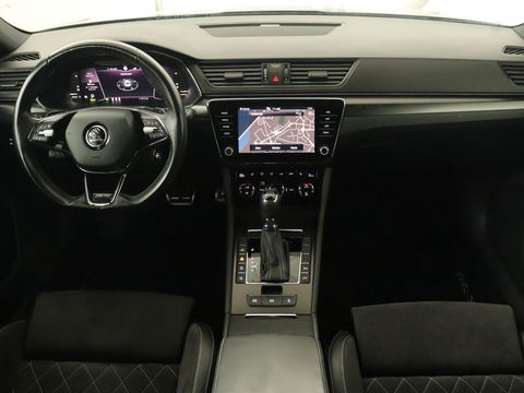 Škoda Superb 1.4 TSI iV Sportline | Panoramadak | Stoelverwarming | Adaptive cruise | Alcantara | Sfeerverlichting | Camera | Virtual Cockpit | 19'' | Matrix LED | PHEV | Plug In
