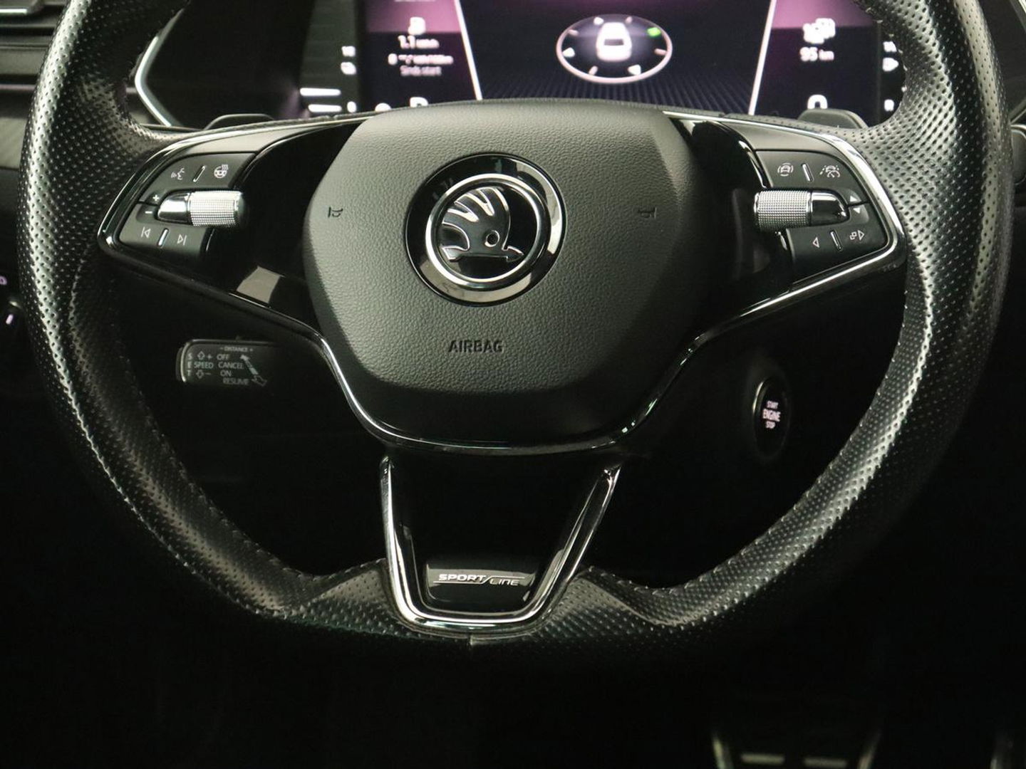 Škoda Superb 1.4 TSI iV Sportline | Panoramadak | Stoelverwarming | Adaptive cruise | Alcantara | Sfeerverlichting | Camera | Virtual Cockpit | 19'' | Matrix LED | PHEV | Plug In