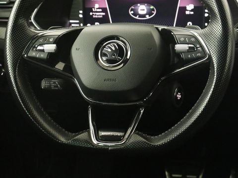 Škoda Superb 1.4 TSI iV Sportline | Panoramadak | Stoelverwarming | Adaptive cruise | Alcantara | Sfeerverlichting | Camera | Virtual Cockpit | 19'' | Matrix LED | PHEV | Plug In