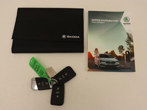 Škoda Superb 1.4 TSI iV Sportline | Panoramadak | Stoelverwarming | Adaptive cruise | Alcantara | Sfeerverlichting | Camera | Virtual Cockpit | 19'' | Matrix LED | PHEV | Plug In