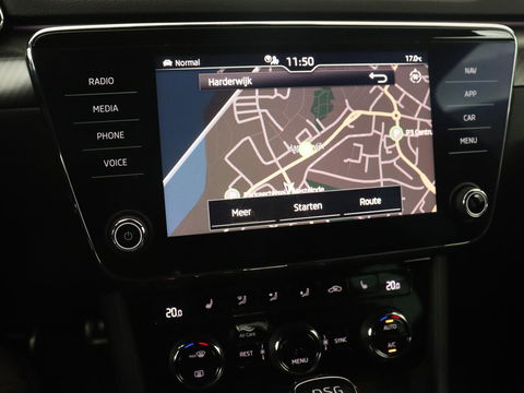 Škoda Superb 1.4 TSI iV Sportline | Panoramadak | Stoelverwarming | Adaptive cruise | Alcantara | Sfeerverlichting | Camera | Virtual Cockpit | 19'' | Matrix LED | PHEV | Plug In