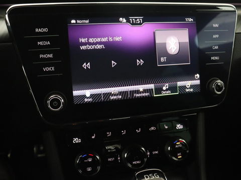 Škoda Superb 1.4 TSI iV Sportline | Panoramadak | Stoelverwarming | Adaptive cruise | Alcantara | Sfeerverlichting | Camera | Virtual Cockpit | 19'' | Matrix LED | PHEV | Plug In