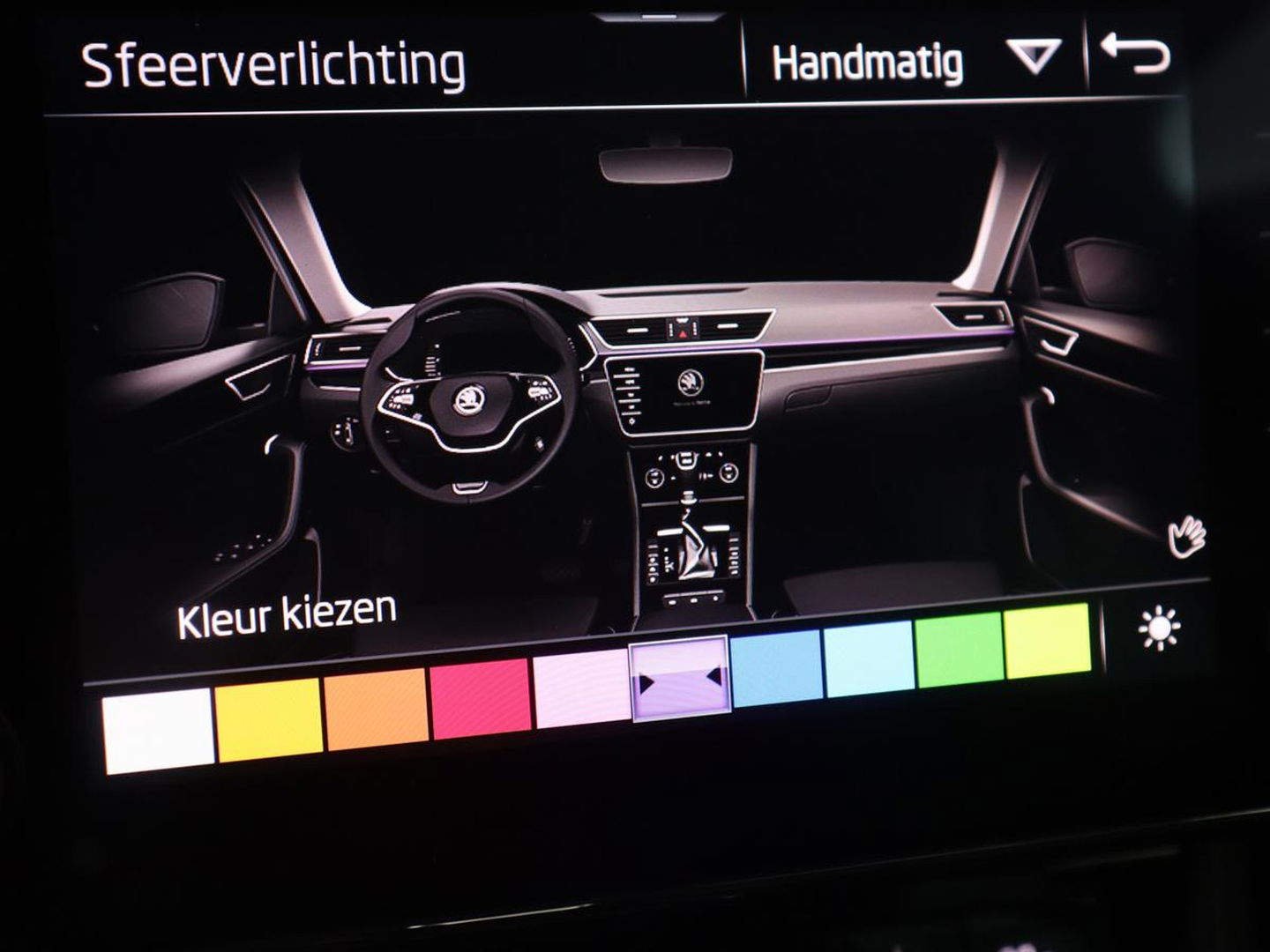 Škoda Superb 1.4 TSI iV Sportline | Panoramadak | Stoelverwarming | Adaptive cruise | Alcantara | Sfeerverlichting | Camera | Virtual Cockpit | 19'' | Matrix LED | PHEV | Plug In