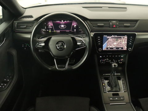 Škoda Superb 1.4 TSI iV Sportline | Panoramadak | Stoelverwarming | Adaptive cruise | Alcantara | Sfeerverlichting | Camera | Virtual Cockpit | 19'' | Matrix LED | PHEV | Plug In