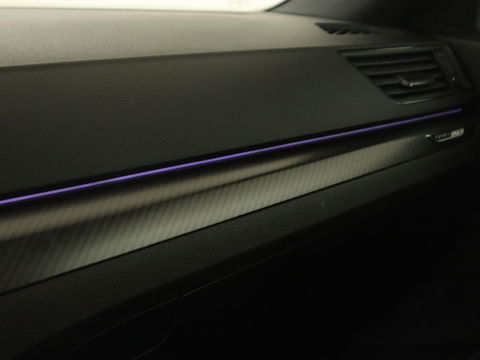 Škoda Superb 1.4 TSI iV Sportline | Panoramadak | Stoelverwarming | Adaptive cruise | Alcantara | Sfeerverlichting | Camera | Virtual Cockpit | 19'' | Matrix LED | PHEV | Plug In