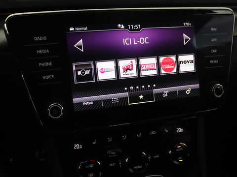 Škoda Superb 1.4 TSI iV Sportline | Panoramadak | Stoelverwarming | Adaptive cruise | Alcantara | Sfeerverlichting | Camera | Virtual Cockpit | 19'' | Matrix LED | PHEV | Plug In