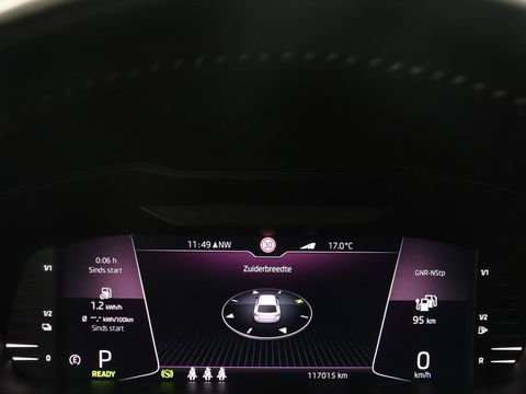 Škoda Superb 1.4 TSI iV Sportline | Panoramadak | Stoelverwarming | Adaptive cruise | Alcantara | Sfeerverlichting | Camera | Virtual Cockpit | 19'' | Matrix LED | PHEV | Plug In