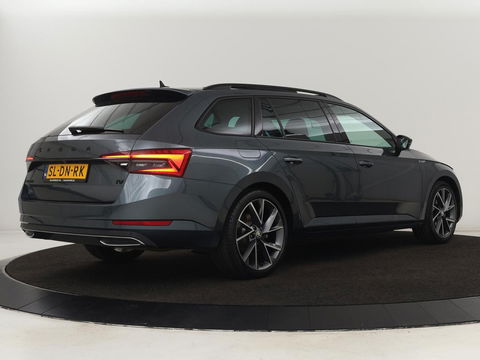 Škoda Superb 1.4 TSI iV Sportline | Panoramadak | Stoelverwarming | Adaptive cruise | Alcantara | Sfeerverlichting | Camera | Virtual Cockpit | 19'' | Matrix LED | PHEV | Plug In