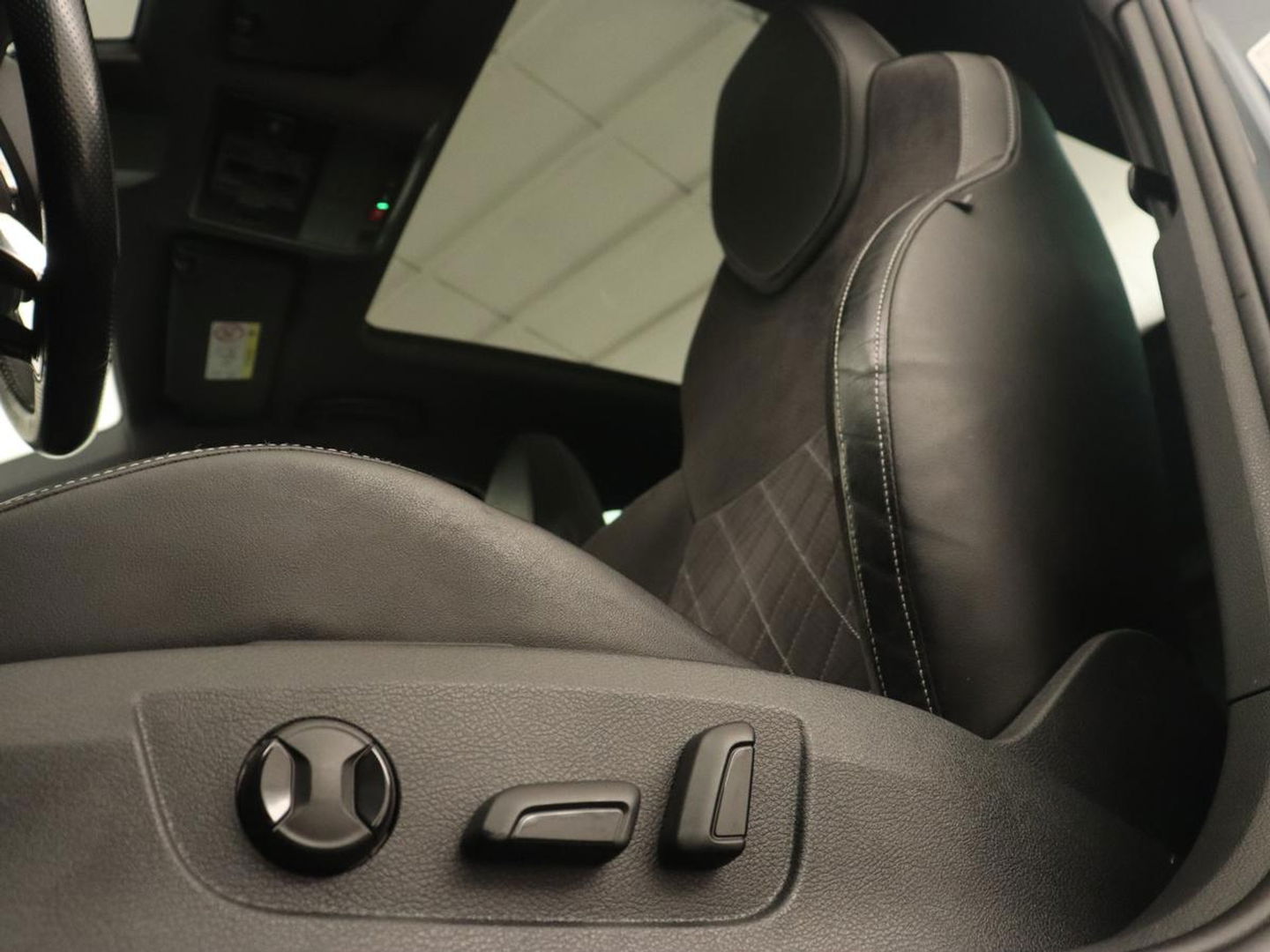 Škoda Superb 1.4 TSI iV Sportline | Panoramadak | Stoelverwarming | Adaptive cruise | Alcantara | Sfeerverlichting | Camera | Virtual Cockpit | 19'' | Matrix LED | PHEV | Plug In