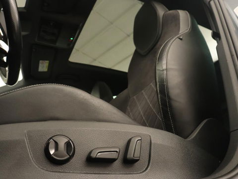Škoda Superb 1.4 TSI iV Sportline | Panoramadak | Stoelverwarming | Adaptive cruise | Alcantara | Sfeerverlichting | Camera | Virtual Cockpit | 19'' | Matrix LED | PHEV | Plug In