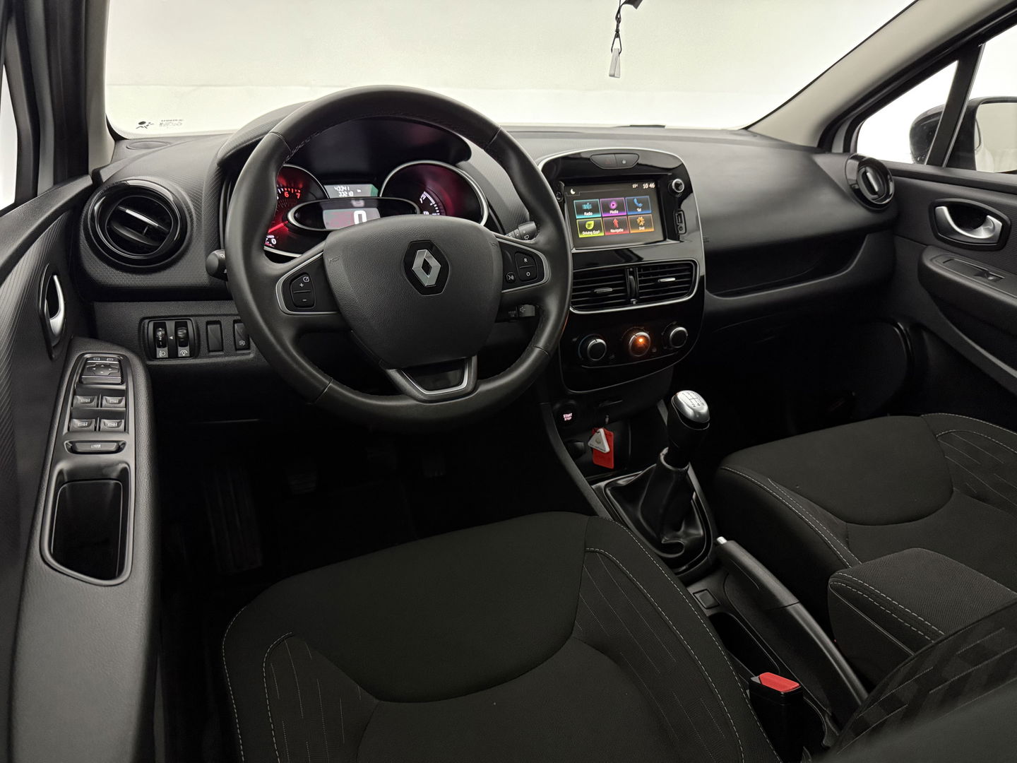 Renault Clio 0.9 TCe Limited | Carplay | LED | Cruise | Airco | Navigatie | Keyless | Parkeersens.