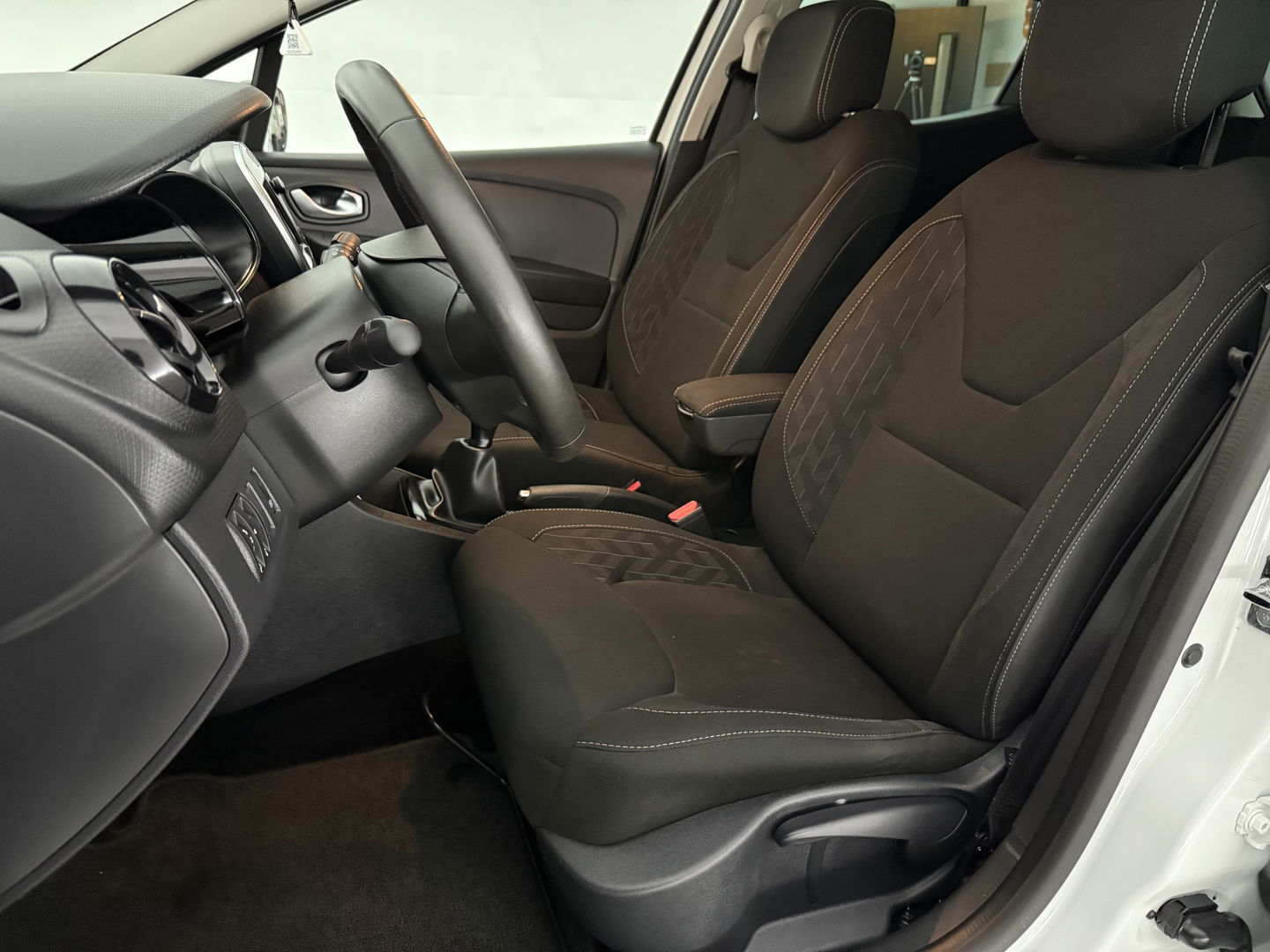 Renault Clio 0.9 TCe Limited | Carplay | LED | Cruise | Airco | Navigatie | Keyless | Parkeersens.