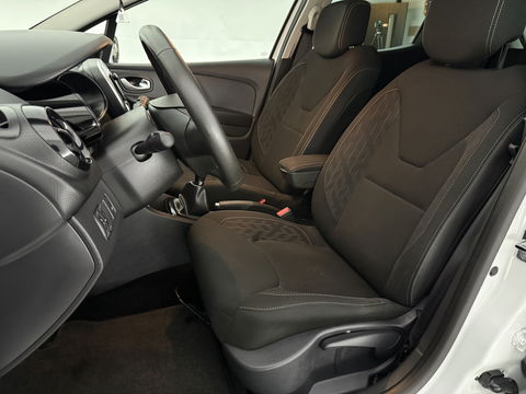 Renault Clio 0.9 TCe Limited | Carplay | LED | Cruise | Airco | Navigatie | Keyless | Parkeersens.