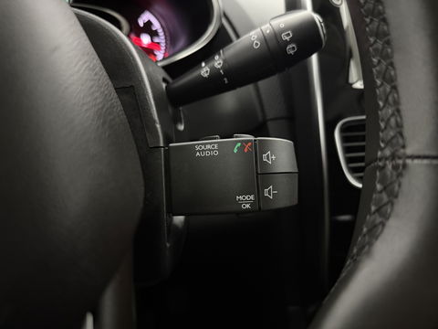 Renault Clio 0.9 TCe Limited | Carplay | LED | Cruise | Airco | Navigatie | Keyless | Parkeersens.