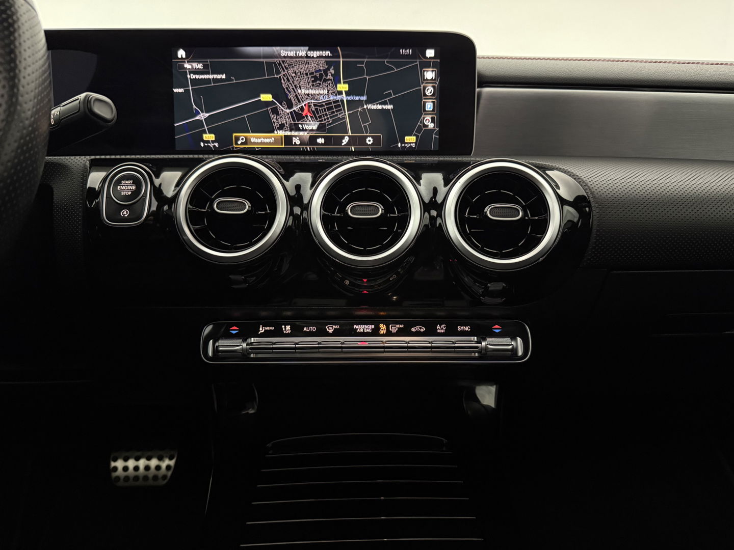 Mercedes-Benz CLA-Klasse 180 AMG | Pano | Camera | Virtual | LED | Cruise | Navigatie | Parkeersens.