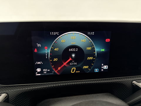 Mercedes-Benz CLA-Klasse 180 AMG | Pano | Camera | Virtual | LED | Cruise | Navigatie | Parkeersens.