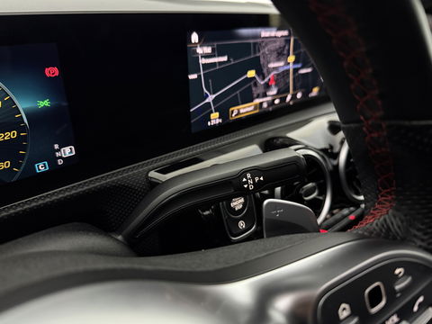 Mercedes-Benz CLA-Klasse 180 AMG | Pano | Camera | Virtual | LED | Cruise | Navigatie | Parkeersens.