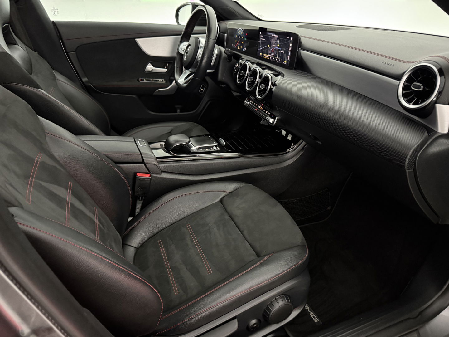 Mercedes-Benz CLA-Klasse 180 AMG | Pano | Camera | Virtual | LED | Cruise | Navigatie | Parkeersens.