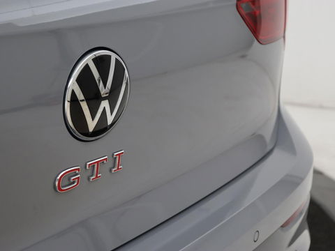 Volkswagen Golf 2.0 TSI GTI | Carplay | Sfeerverlichting | LED Plus | Sportstoelen | Parkeerhulp | Cruise control | Digital Cockpit | Climate control