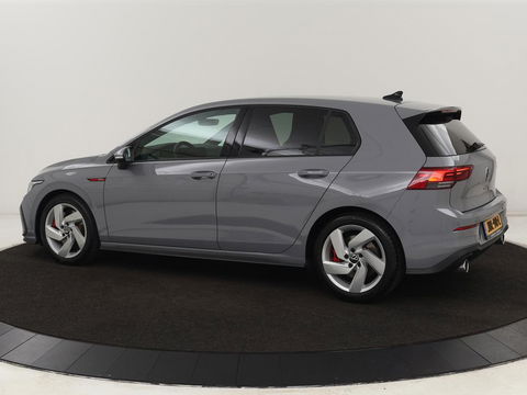 Volkswagen Golf 2.0 TSI GTI | Carplay | Sfeerverlichting | LED Plus | Sportstoelen | Parkeerhulp | Cruise control | Digital Cockpit | Climate control
