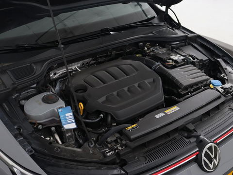 Volkswagen Golf 2.0 TSI GTI | Carplay | Sfeerverlichting | LED Plus | Sportstoelen | Parkeerhulp | Cruise control | Digital Cockpit | Climate control