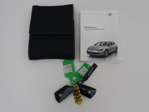 Volkswagen Golf 2.0 TSI GTI | Carplay | Sfeerverlichting | LED Plus | Sportstoelen | Parkeerhulp | Cruise control | Digital Cockpit | Climate control