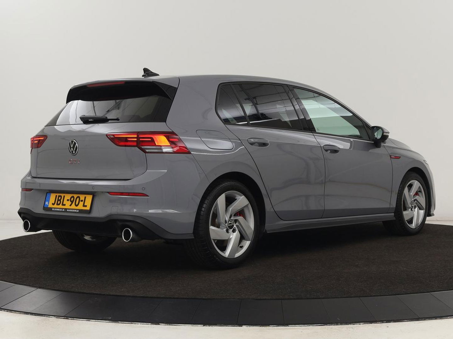 Volkswagen Golf 2.0 TSI GTI | Carplay | Sfeerverlichting | LED Plus | Sportstoelen | Parkeerhulp | Cruise control | Digital Cockpit | Climate control