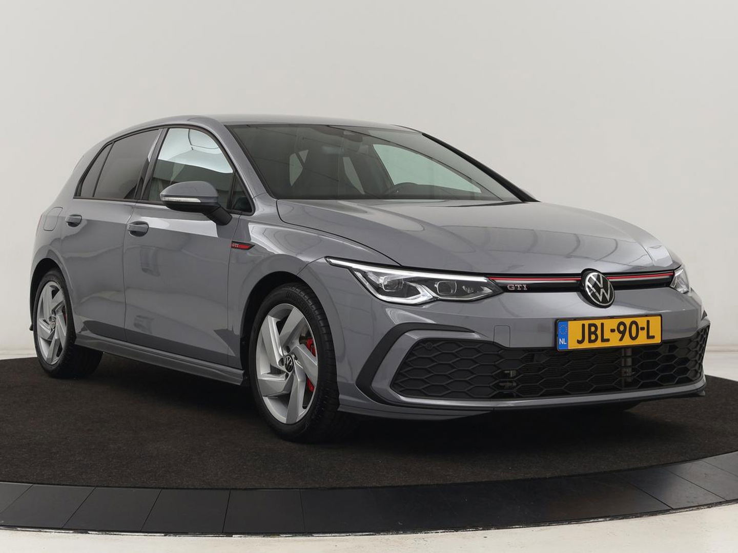 Volkswagen Golf 2.0 TSI GTI | Carplay | Sfeerverlichting | LED Plus | Sportstoelen | Parkeerhulp | Cruise control | Digital Cockpit | Climate control