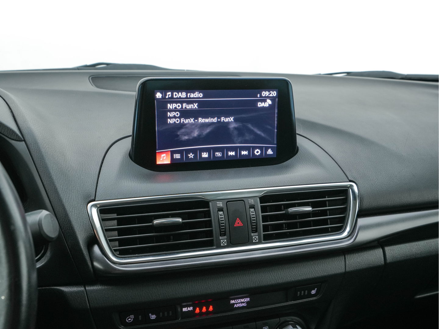 Mazda 3 2.0 SkyActiv-G 120 GT-M (INCL-BTW) *LUXURY-LEATHER | FULL-LED | ADAPTIVE-CRUISE | BLIND-SPOT |  BOSE-SOUND | CAMERA | KEYLESS | DAB+ | HEATED-SPORTSEATS | NAVI-FULLMAP | HEAD-UP | PRIVACY-GLASS | LANE-ASSIST | 18''A