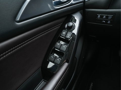 Mazda 3 2.0 SkyActiv-G 120 GT-M (INCL-BTW) *LUXURY-LEATHER | FULL-LED | ADAPTIVE-CRUISE | BLIND-SPOT |  BOSE-SOUND | CAMERA | KEYLESS | DAB+ | HEATED-SPORTSEATS | NAVI-FULLMAP | HEAD-UP | PRIVACY-GLASS | LANE-ASSIST | 18''A